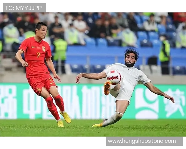 中国国家足球队迎战叙利亚队全力争胜展现实力与团队精神