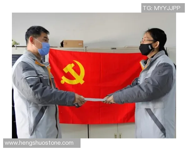 在前线踢足球的勇士们如何用激情与团结书写战斗传奇 在前线踢足球的勇士们如何用激情与团结书写战斗传奇