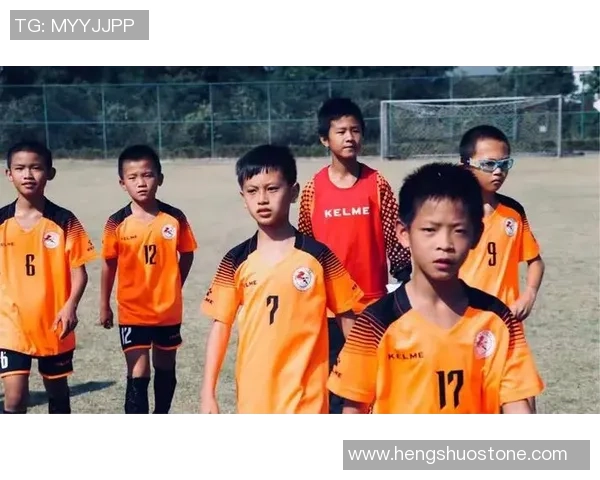 足球上帝的私生子如何在绿茵场上书写传奇人生